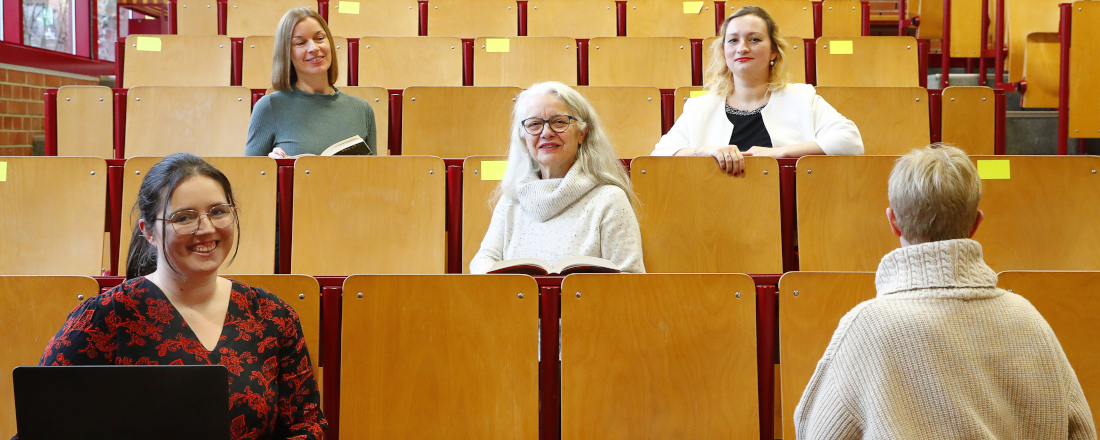 Foto des Teams der Germanistischen Linguistik an der Uni Bayreuth.